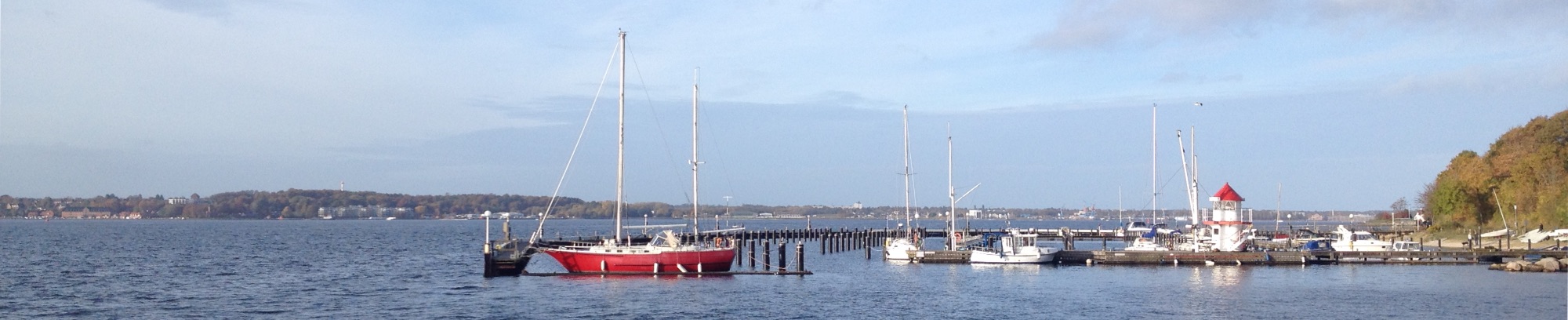 Der Yachthafen in Mönkeberg in der Kieler Bucht